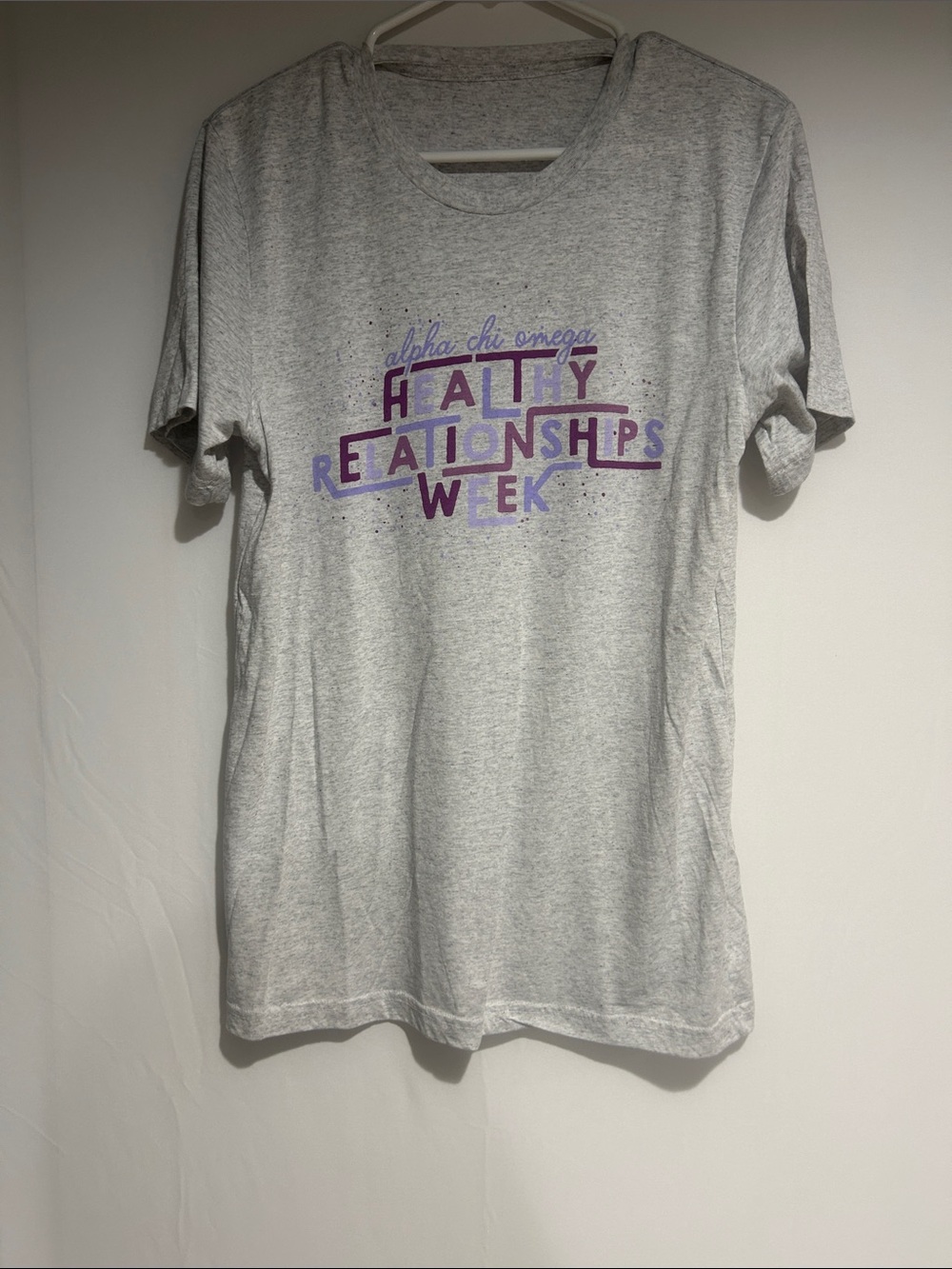 Gray Alpha Chi Omega 'Healthy Relationships Week' Graphic Tee